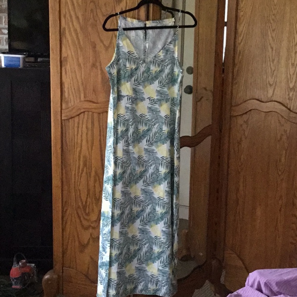 Sleeveless dress